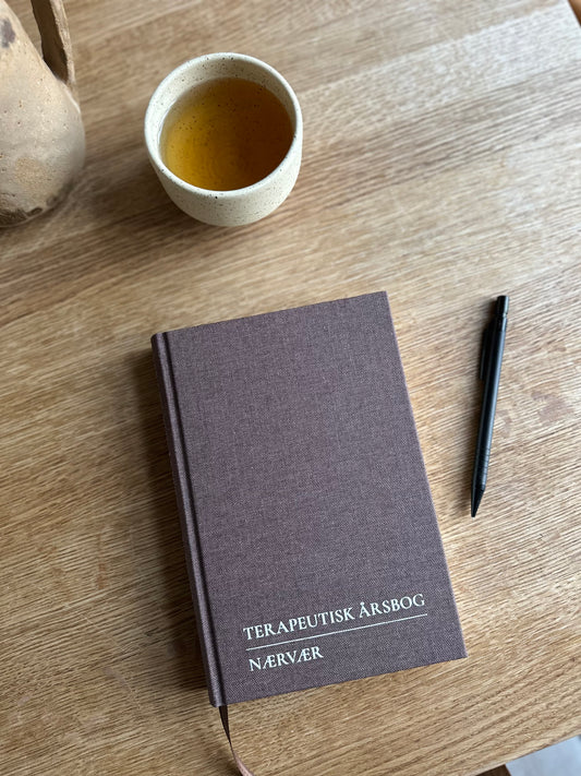 TERAPEUTISK ÅRSBOG | NÆRVÆR